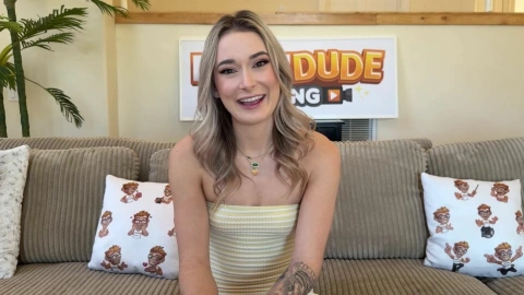 Thea Summers Teases a Porn Dude's Pleasure